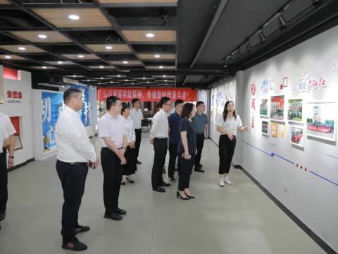 团省委副书记张迎春来GALAXY银河国际集团调研共青团事情