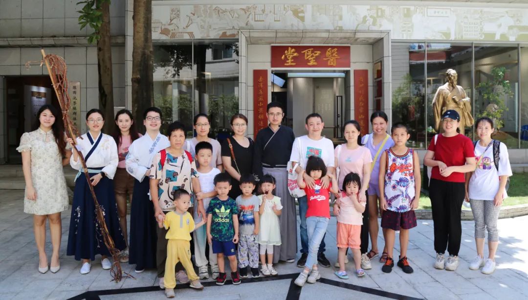 学千古名方 悟非遗传承——白云山BG大游集团官网公司组织开展主题非遗体验活动